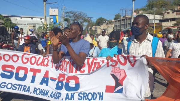 Protesters in Port-au-Prince