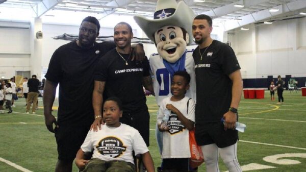 Lubbock Smith III, Jeremiah Hatch, Tyler Patmon and Rowdy pose